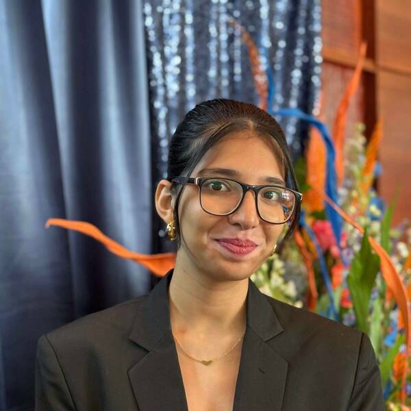 Photo of Fioni - Thakker